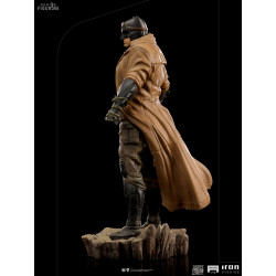 DC Comics, Justice League - Batman Knightmare figure, Art Scale