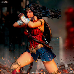 Figurine Wonder Woman - Deriv'Store - Les Spécialistes en Figurines &  Produits Dérivés Geek