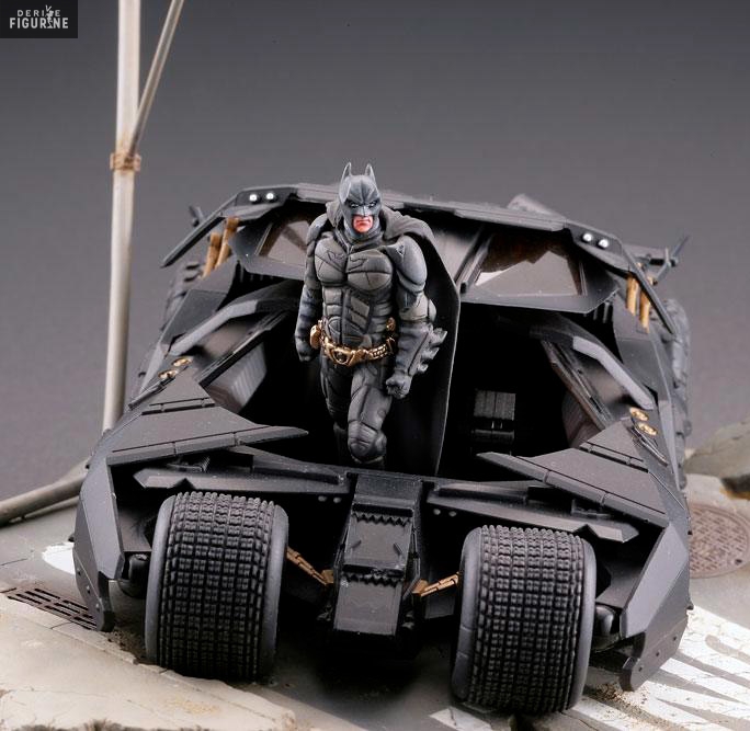 DC Comics The Dark Knight series - Figurine Batman et Batmobile Tumbler in  Gotham City, Legacy of Revoltech LR-054