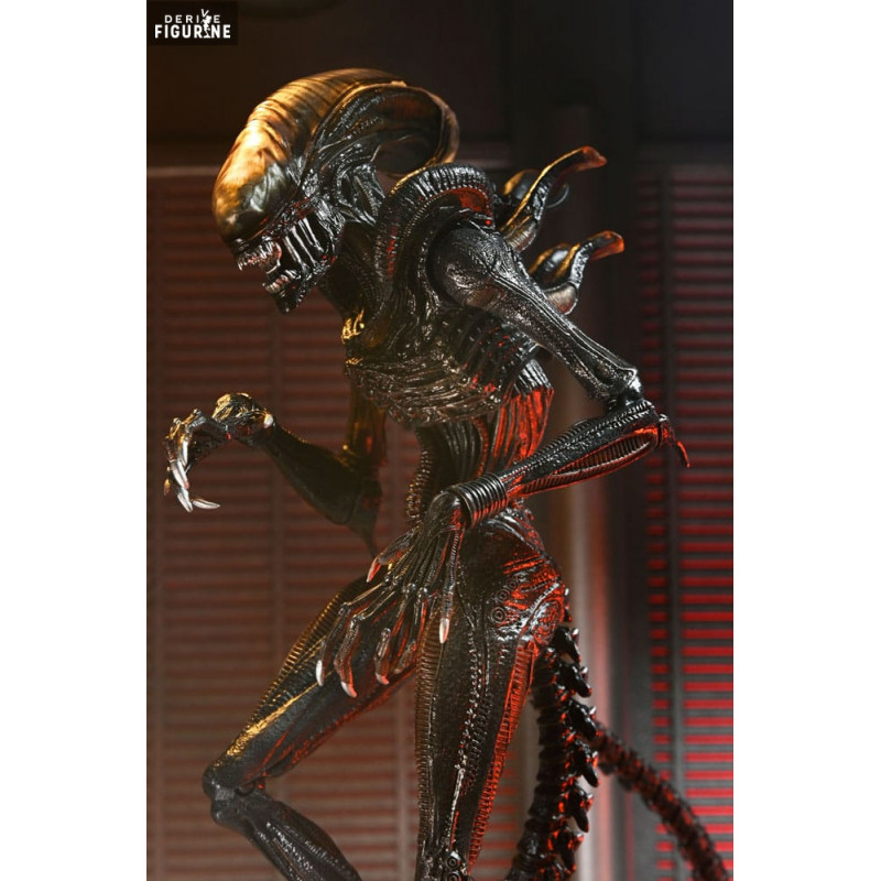 Alien: Romulus Ultimate Scorched Xenomorph 7-inch Scale