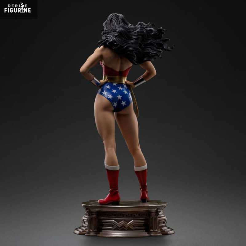 DC Comics - Wonder Woman...