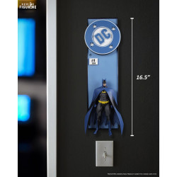 dc-comics-batman-figure-corner