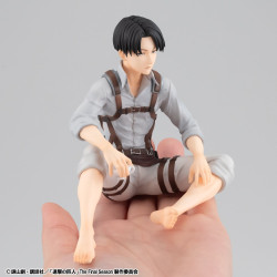 PREORDER - Attack on Titan...