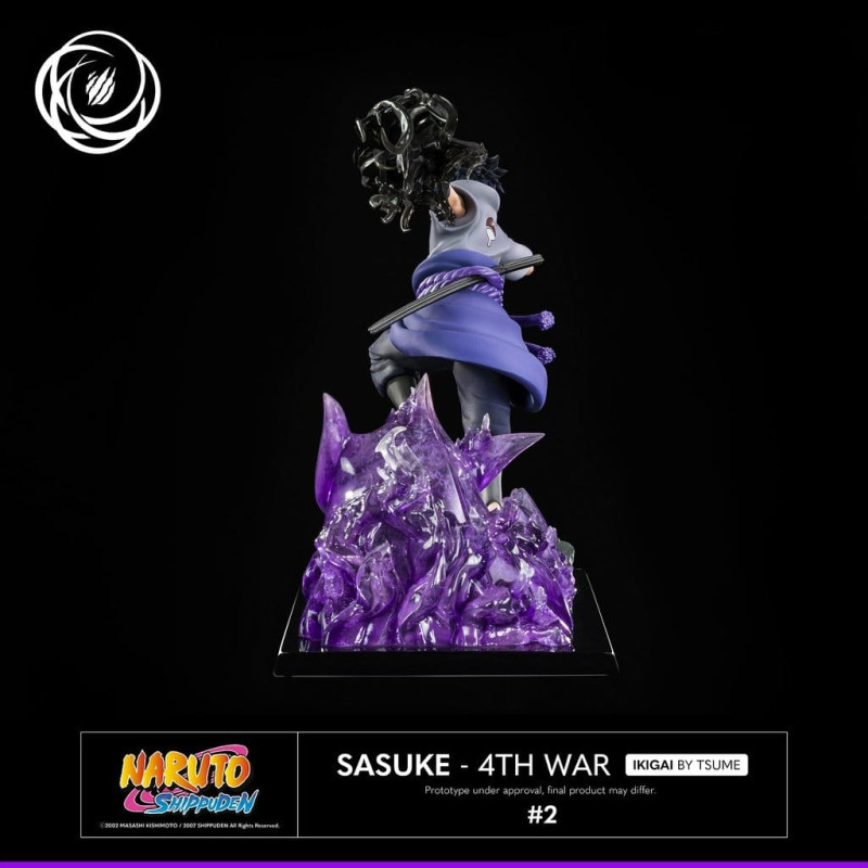 Naruto - Sasuke figure...