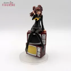 Persona 4: The Ultimate -...