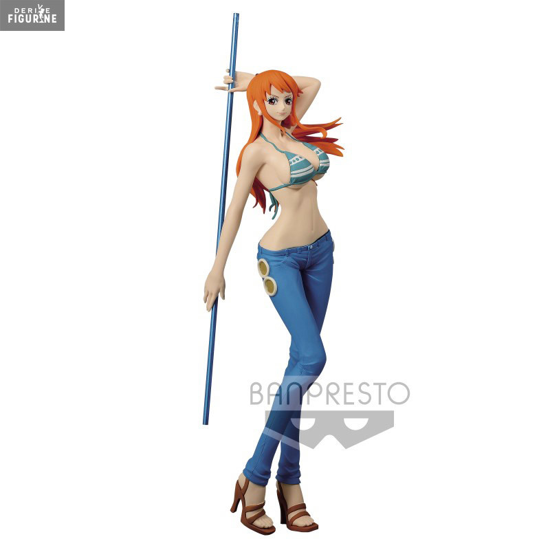 One Piece - Nami figure...